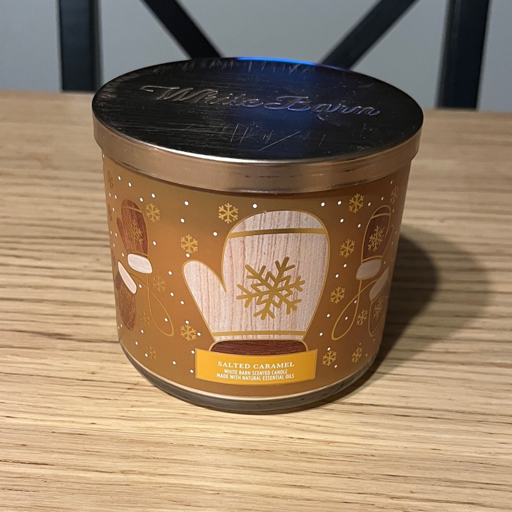 Bath & Body Works 3 Wick Candle. Salted Caramel.